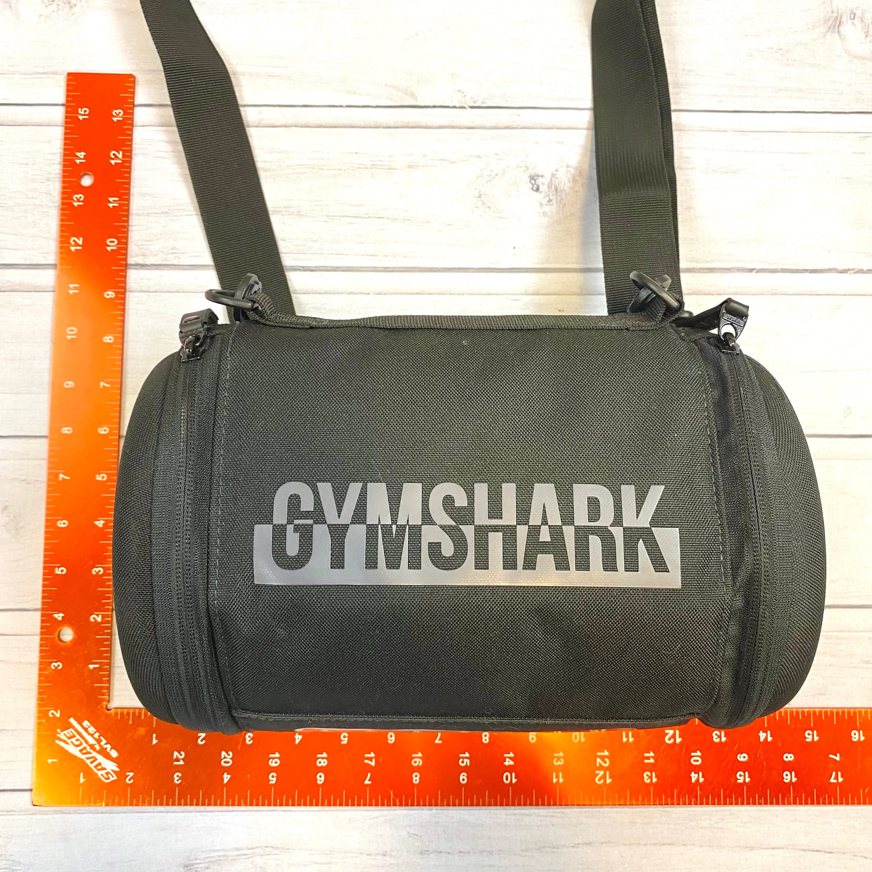 Crossbody By Gym Shark  Size: Medium