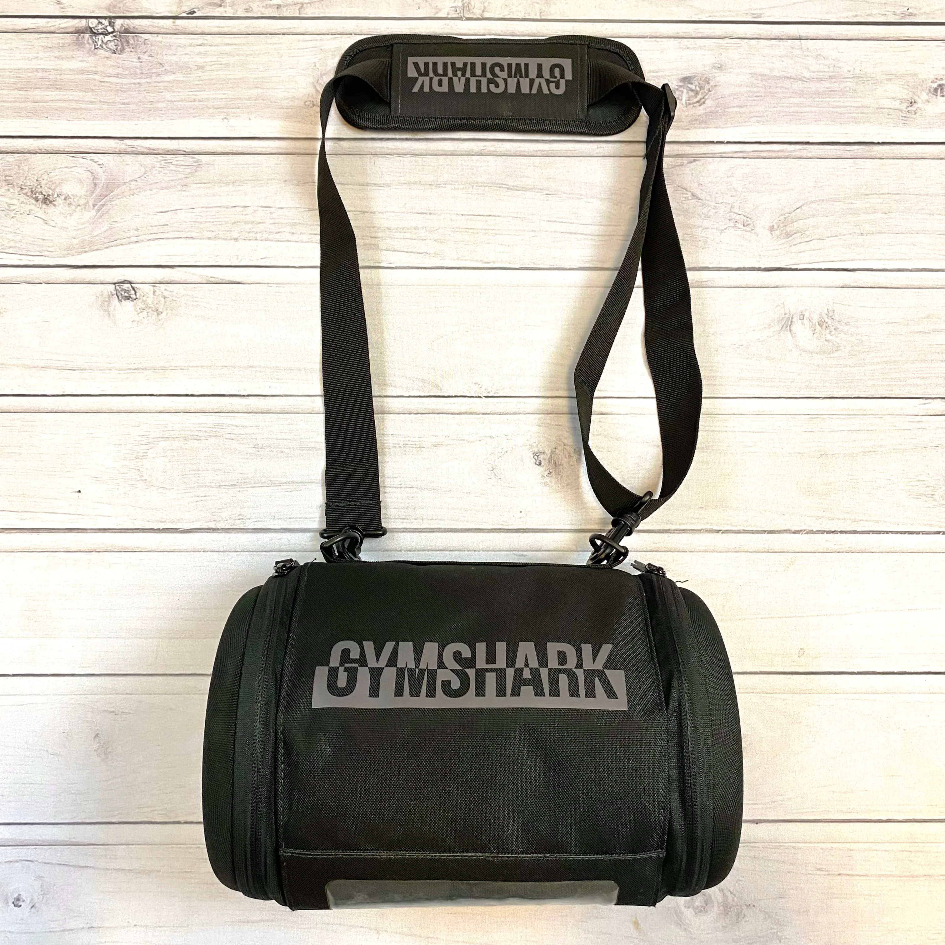 Crossbody By Gym Shark  Size: Medium