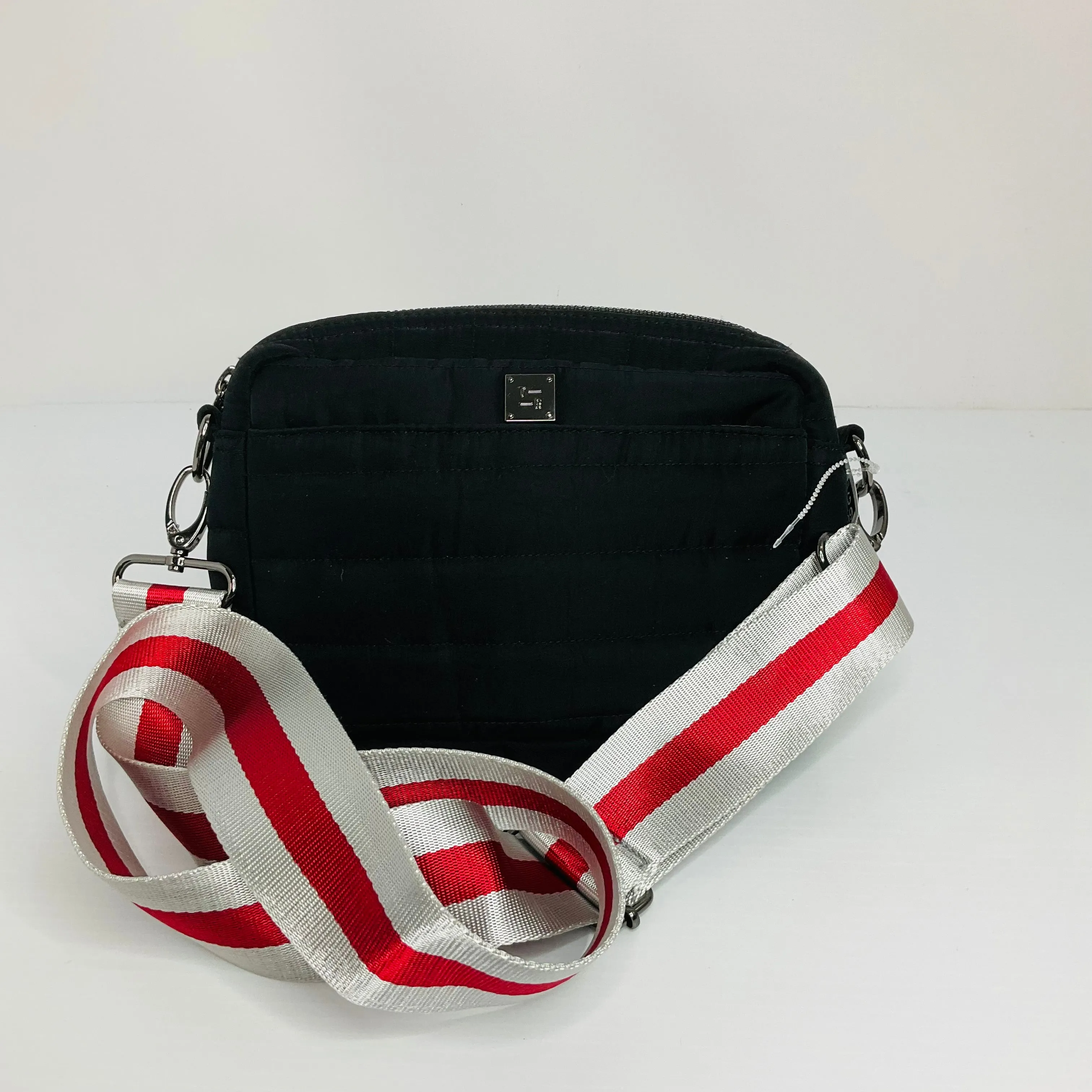 Crossbody Think Royln, Size Medium