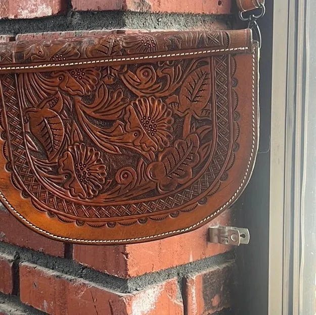 Handmade Leather Arrowhead Purse