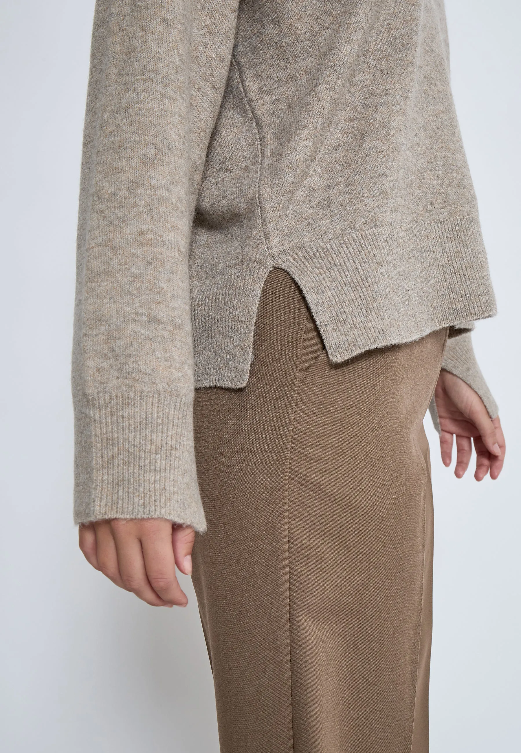 PC7993 - Casey V-Neck Sweater - Twig Sand Melange